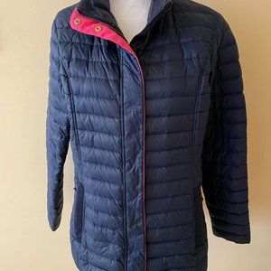 Womens blue Vineyard Vines down jacket size M, EUC